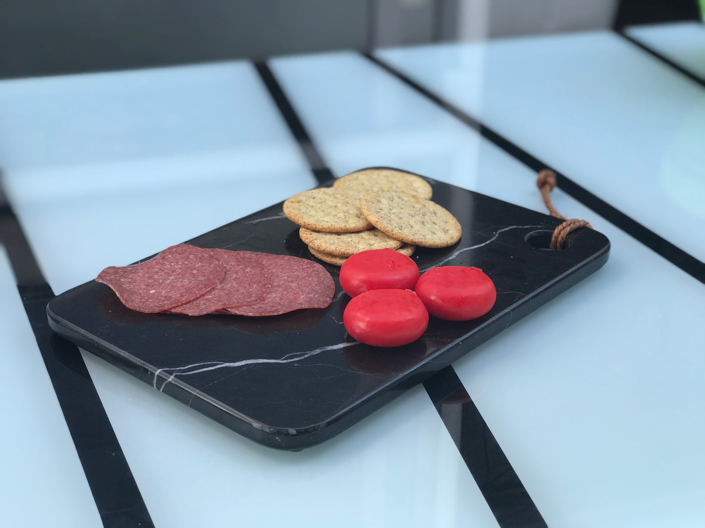 Tabla multi usos de 30 cm x 20 cm x 1 cm para quesos, carnes frías, para servir y desayunar de Mármol natural