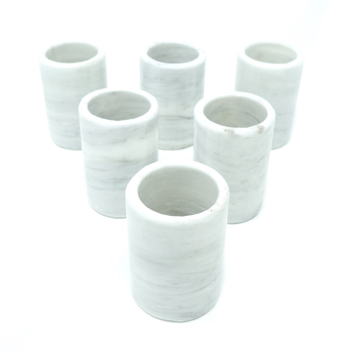 Juego de 6 Tequileros de Mármol Natural con Base en Blanco Bego