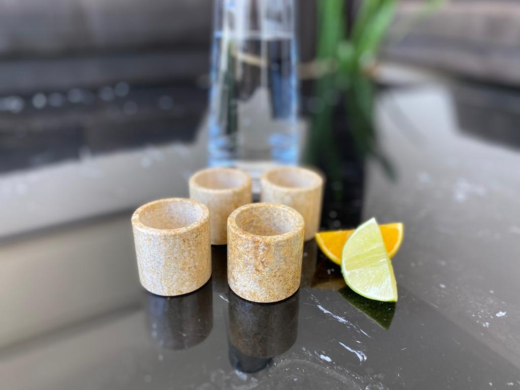 Juego de 4 Vasos mezcaleros de Mármol / Ónix natural